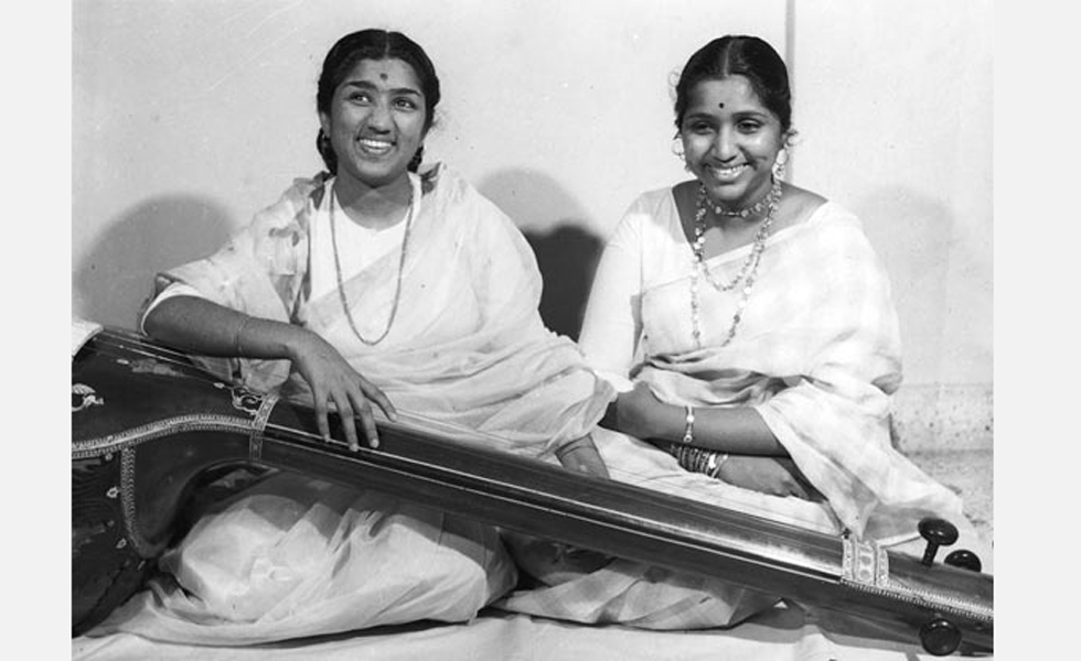 Asha Bhosle and lata Mangeshkar