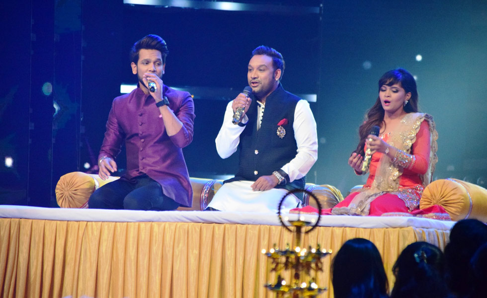 Paras Maan, Master Saleem and Sharayu Date on the Grand Finale of &TV's The Voice India Season 2