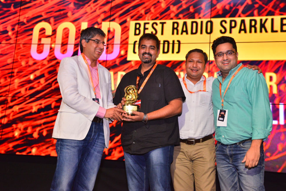 Tarun Katial - CEO RBNL with team from Radio City