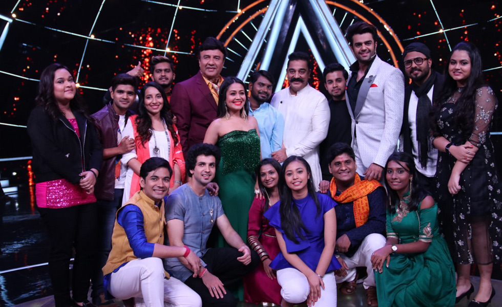 Kamal-Haasan-with-the-judges-and-contestants-of-Indian-Idol