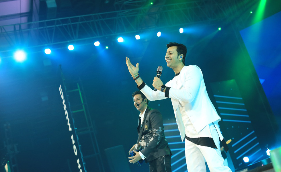  Music-Composers-Salim-Merchant,-and-Sulaiman-Merchant-performing-at-Heart2Heart-Concert