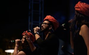 Amit-Trivedi-along-with-his-band-performing-at-SF'18