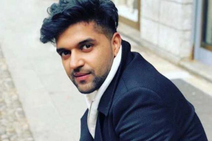 Guru Randhawa's nose bleeds as he shoots at minus 9 degrees celsius in  Kashmir | Hindi Movie News - Bollywood - Times of India